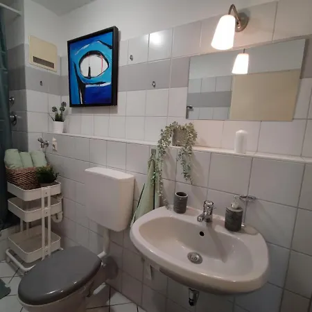 Zen - Good Traffic Connection - Bright Apartment
